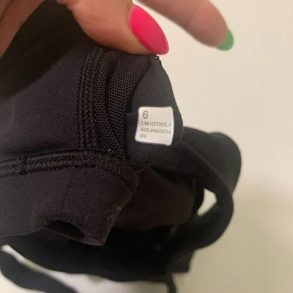 Lululemon Align Black Tank Top Size 6 Buttery Soft Built-In Bra Activewear Yoga - Picture 3 of 5